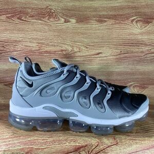 ** sold sold ** Nike Vapormax Silver Gradient Running Sneakers 10 Men grey
